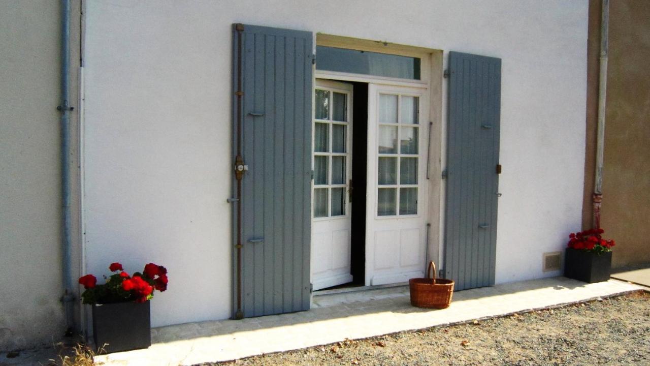 Le Clos de la Garenne Maison d'hôtes Puyravault  Extérieur photo