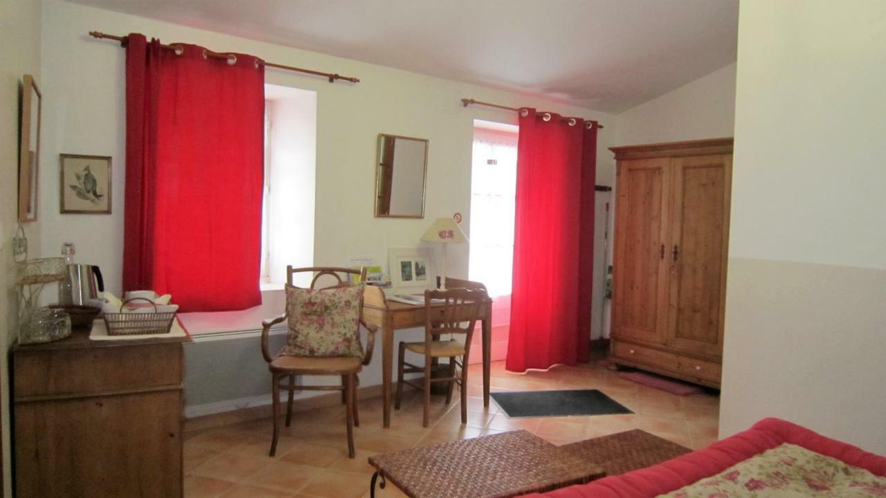 Le Clos de la Garenne Maison d'hôtes Puyravault  Extérieur photo